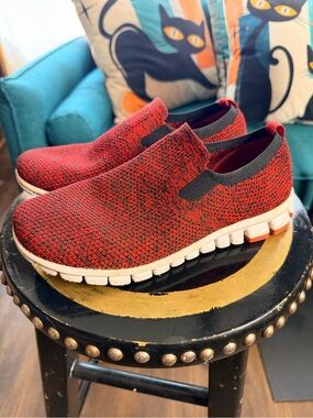 No Sox Kids Slip-On Knit Sneakers in Red and Black - Comfortable Lightweight